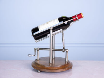 Вінтажна механічна підставка для пляшки