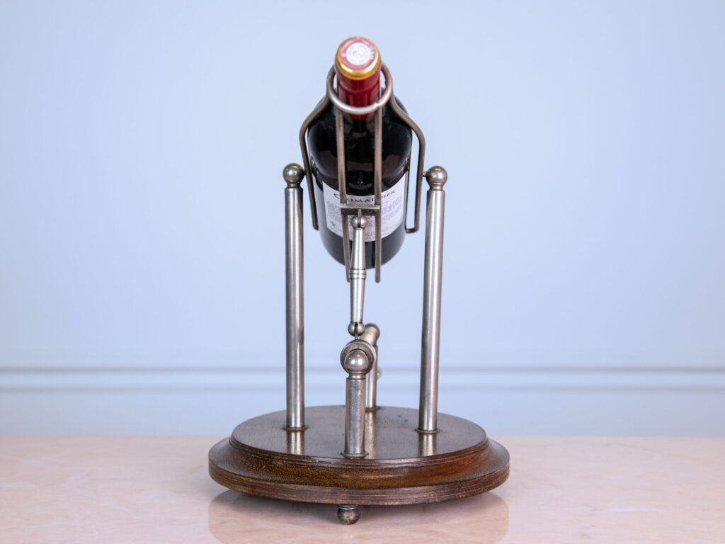 Вінтажна механічна підставка для пляшки
