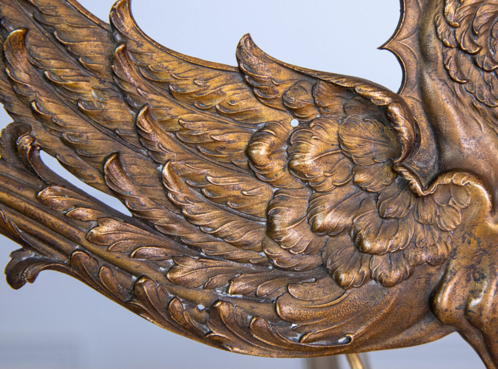 Декоративные мебельные накладки в виде грифонов