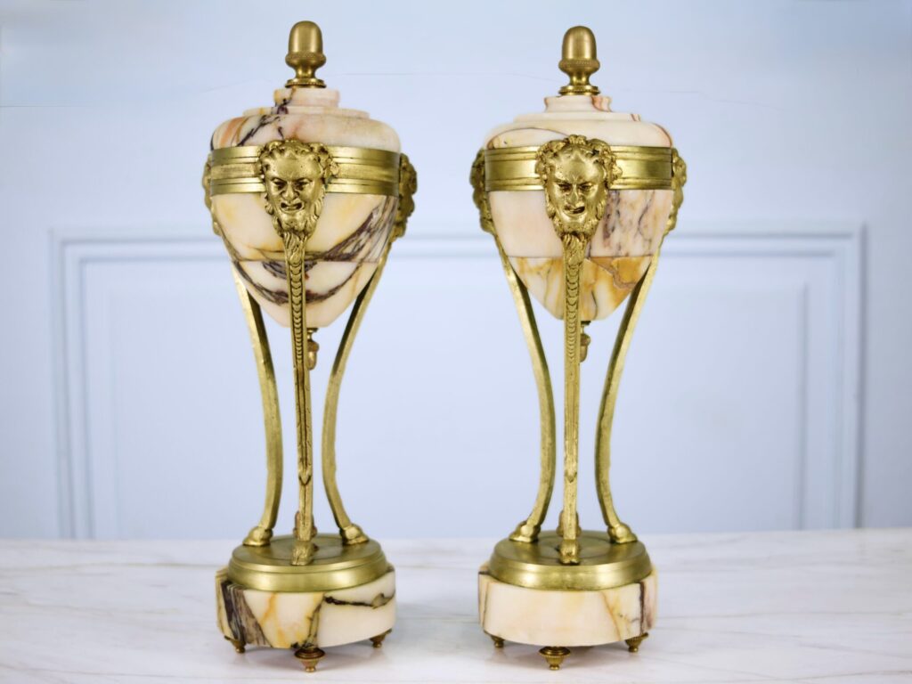 Пара антикварних касолет у стилі Людовика XVI