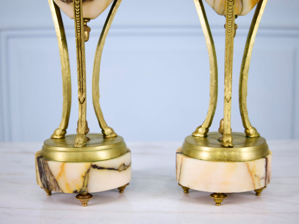 Пара антикварних касолет у стилі Людовика XVI