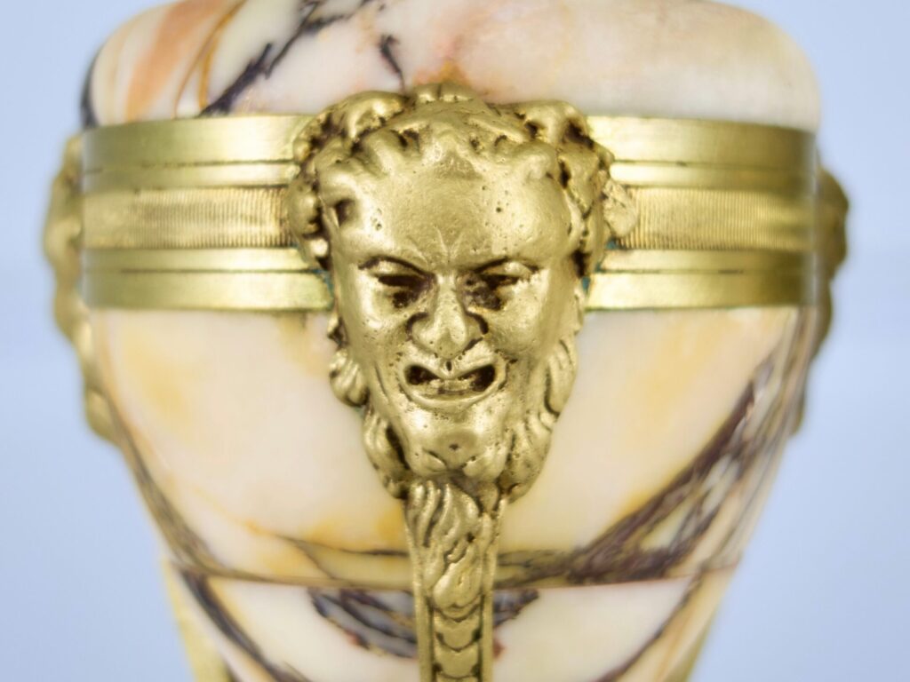 Пара антикварних касолет у стилі Людовика XVI