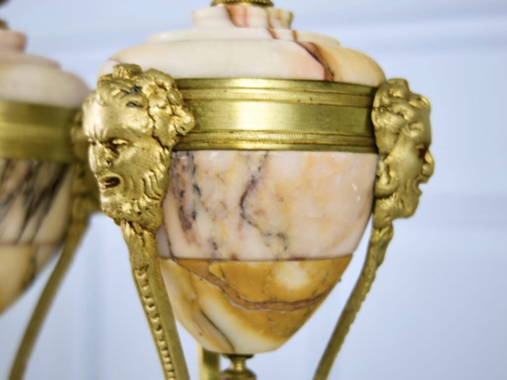 Пара антикварних касолет у стилі Людовика XVI