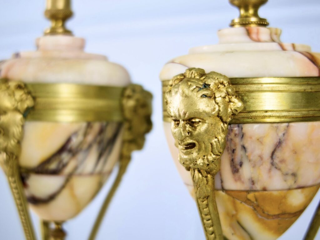 Пара антикварних касолет у стилі Людовика XVI