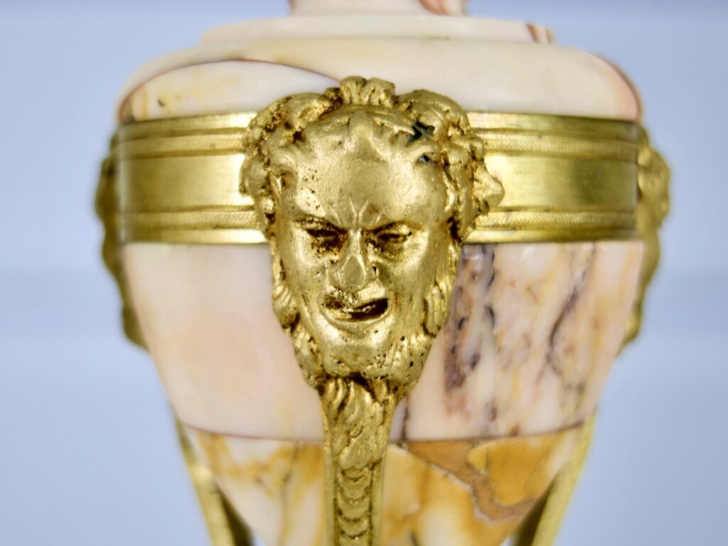 Пара антикварних касолет у стилі Людовика XVI