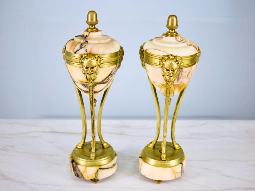 Пара антикварних касолет у стилі Людовика XVI