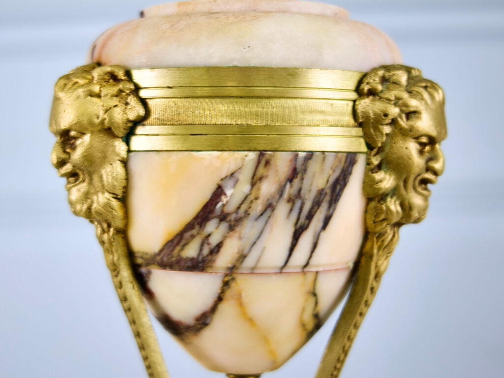 Пара антикварних касолет у стилі Людовика XVI