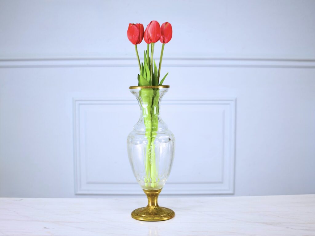 Антикварна ваза в стилі Неокласицизму