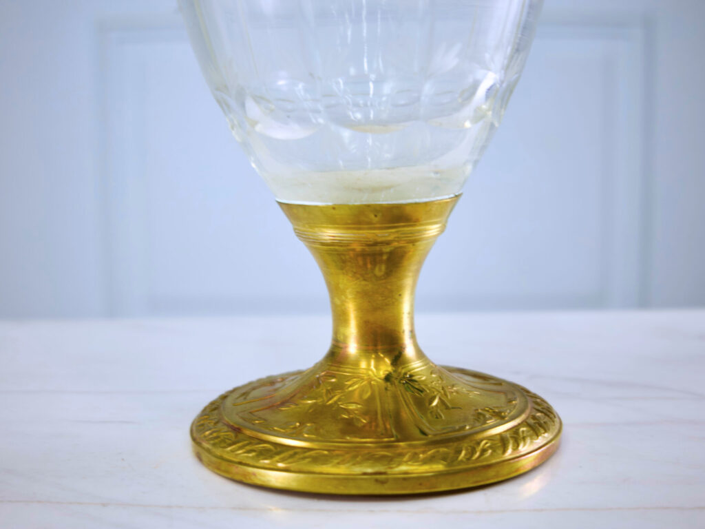 Антикварна ваза в стилі Неокласицизму