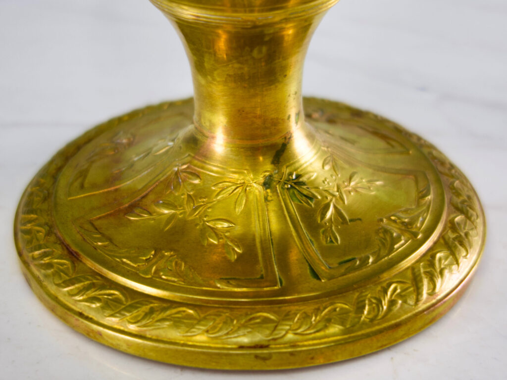 Антикварна ваза в стилі Неокласицизму