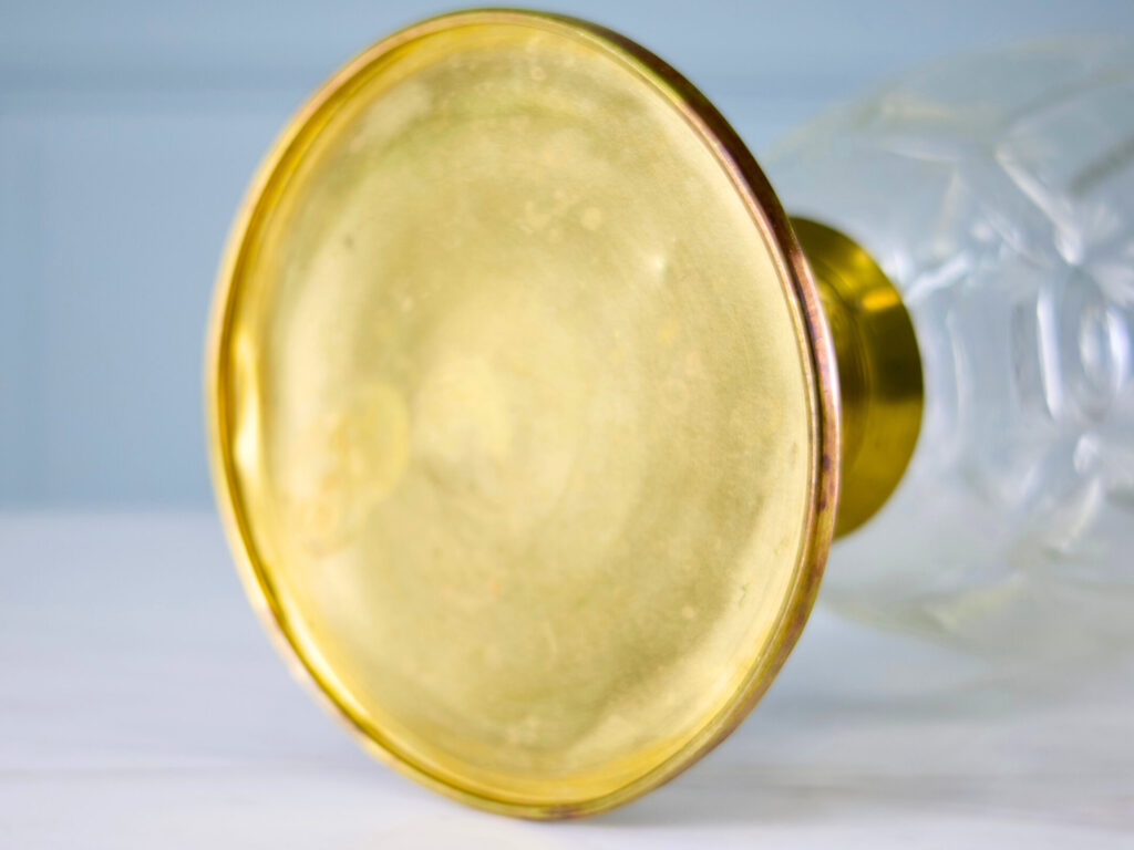 Антикварна ваза в стилі Неокласицизму