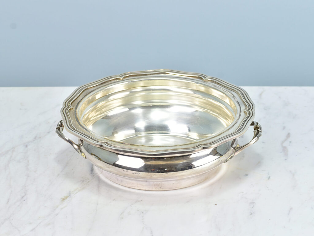 Антикварна посріблена супниця