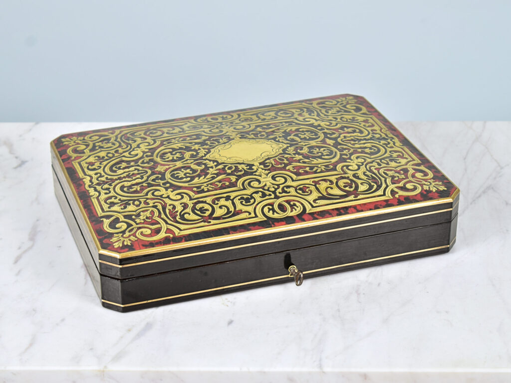Антикварна шкатулка для настільних ігор в стилі Буль (Boulle)