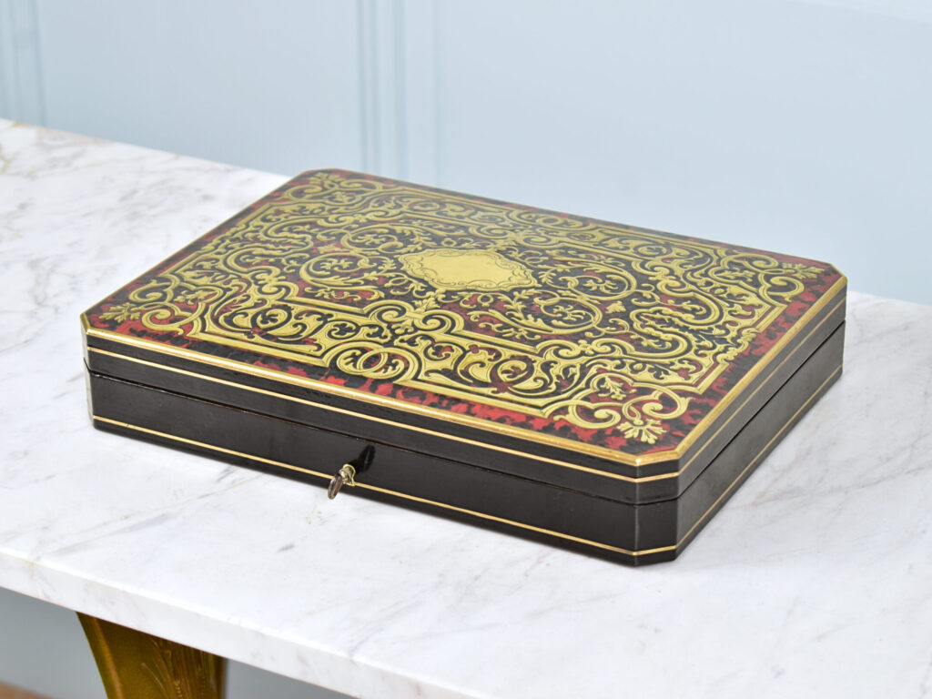 Антикварна шкатулка для настільних ігор в стилі Буль (Boulle)