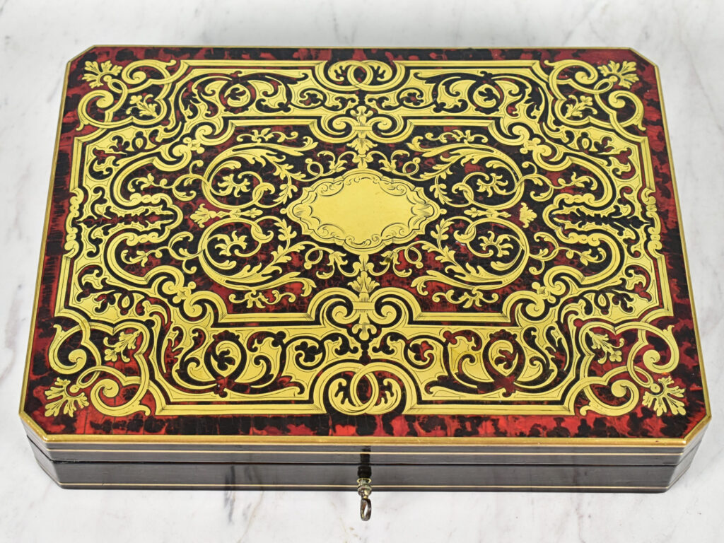 Антикварна шкатулка для настільних ігор в стилі Буль (Boulle)