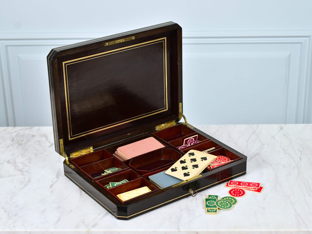 Антикварна шкатулка для настільних ігор в стилі Буль (Boulle)