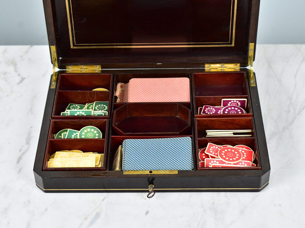 Антикварна шкатулка для настільних ігор в стилі Буль (Boulle)