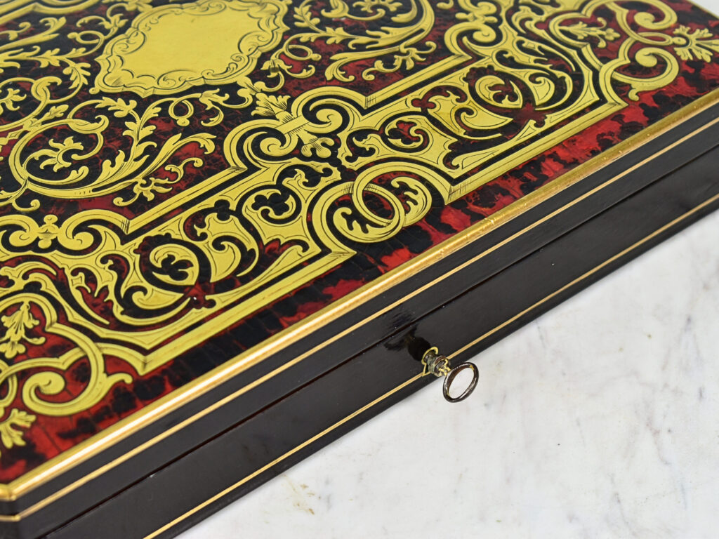 Антикварна шкатулка для настільних ігор в стилі Буль (Boulle)