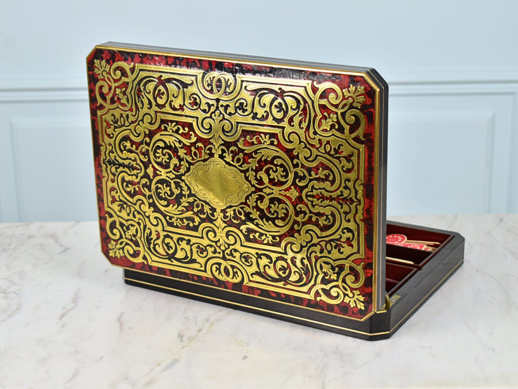 Антикварна шкатулка для настільних ігор в стилі Буль (Boulle)