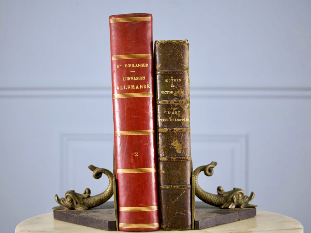 IMG_1559 Антикварні обмежувачі для книг (букенди) з міфічними дельфінами