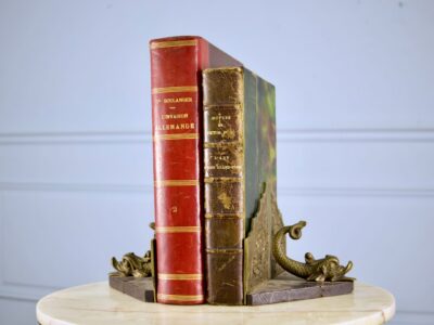 Антикварні обмежувачі для книг (букенди) з міфічними дельфінами