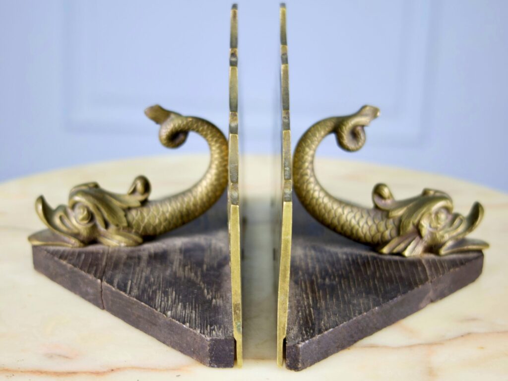 IMG_1561 Антикварні обмежувачі для книг (букенди) з міфічними дельфінами