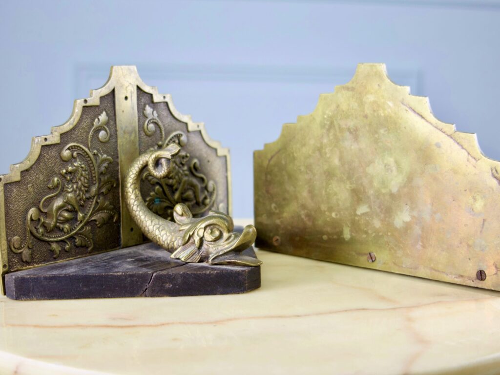 IMG_1565 Антикварні обмежувачі для книг (букенди) з міфічними дельфінами