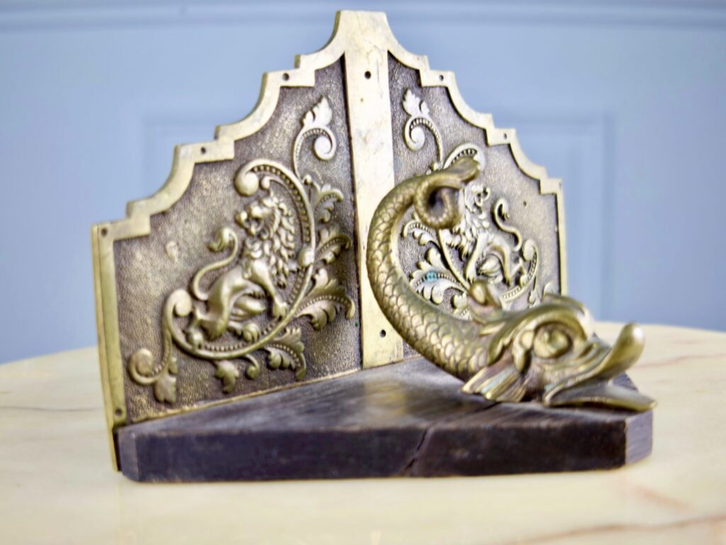 IMG_1566 Антикварні обмежувачі для книг (букенди) з міфічними дельфінами