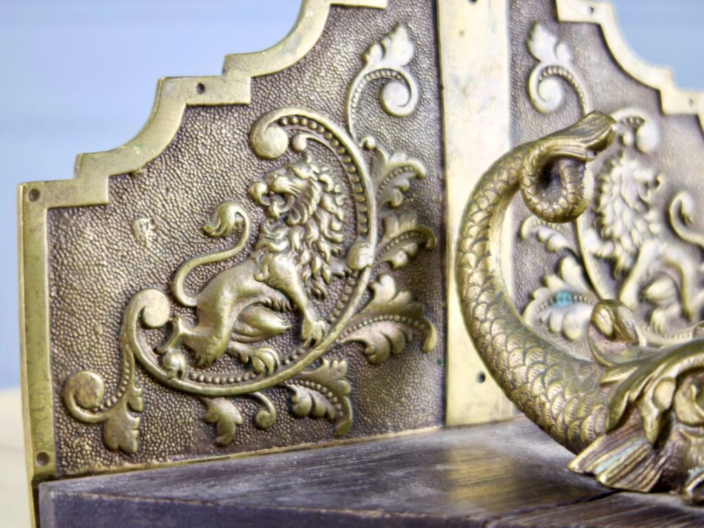 IMG_1567 Антикварні обмежувачі для книг (букенди) з міфічними дельфінами