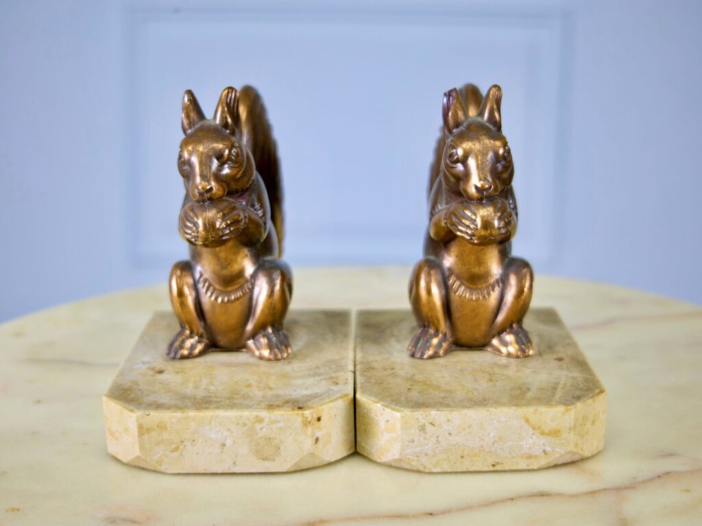 IMG_1587 Антикварні обмежувачі для книг (букенди) «Білки»