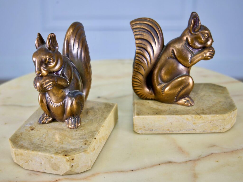 IMG_1588 Антикварні обмежувачі для книг (букенди) «Білки»