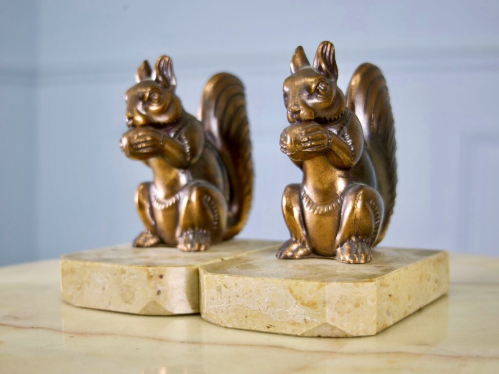 IMG_1589 Антикварні обмежувачі для книг (букенди) «Білки»