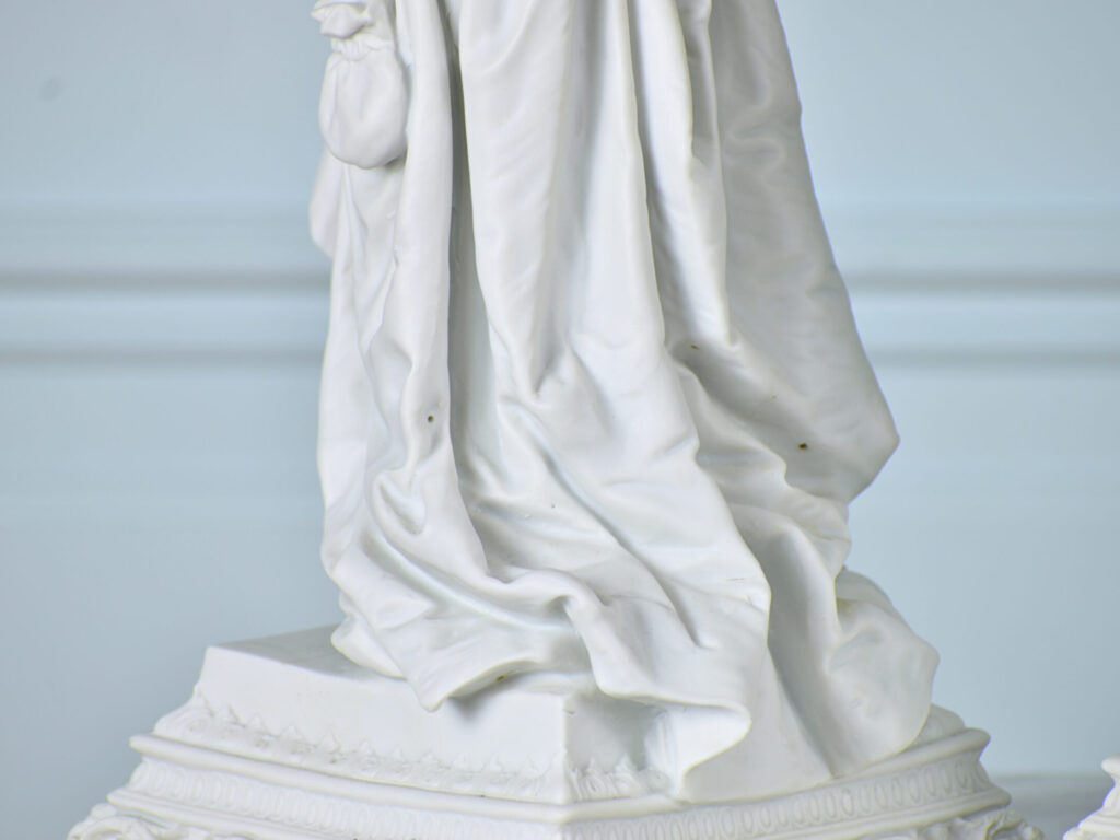 Парні антикварні скульптури «Мефістофель та Маргарита»