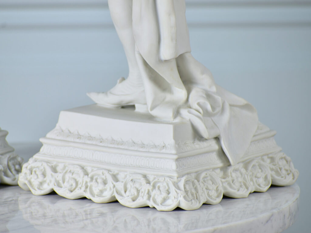 Парні антикварні скульптури «Мефістофель та Маргарита»