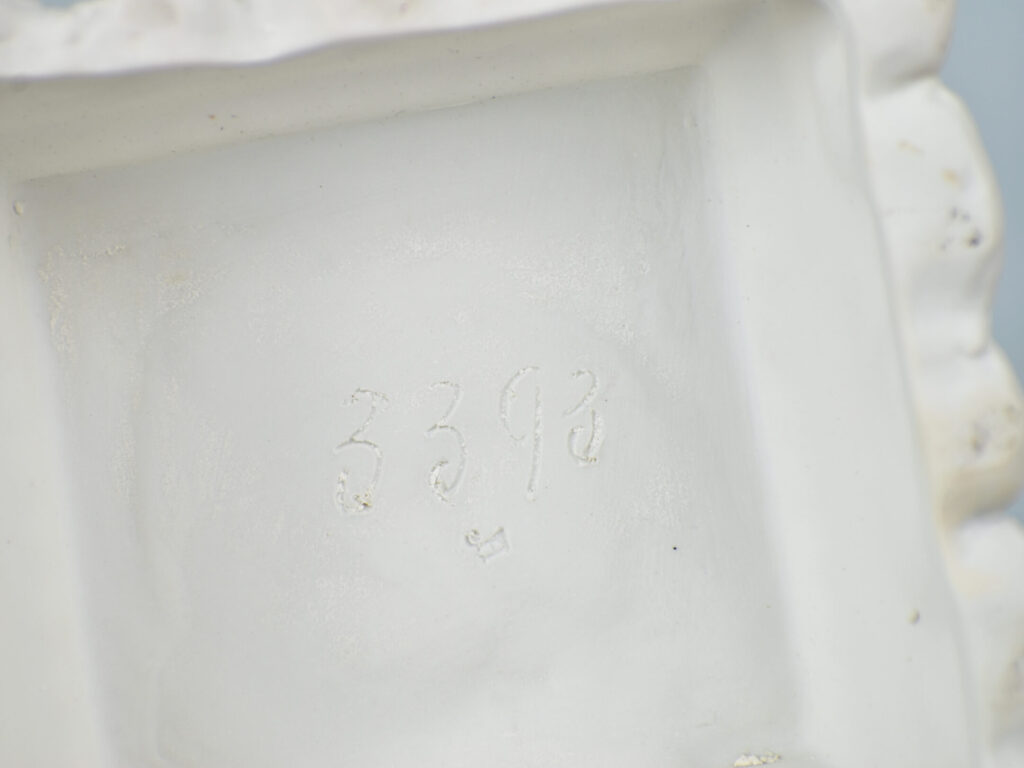 Парні антикварні скульптури «Мефістофель та Маргарита»