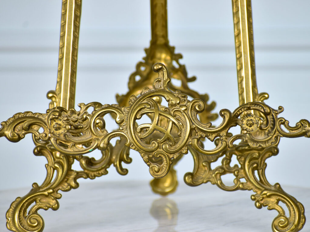 Антикварный мольберт-подставка