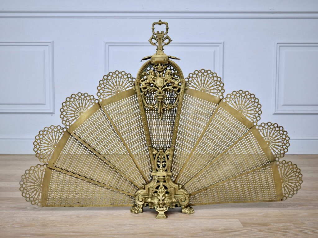 Антикварний камінний екран