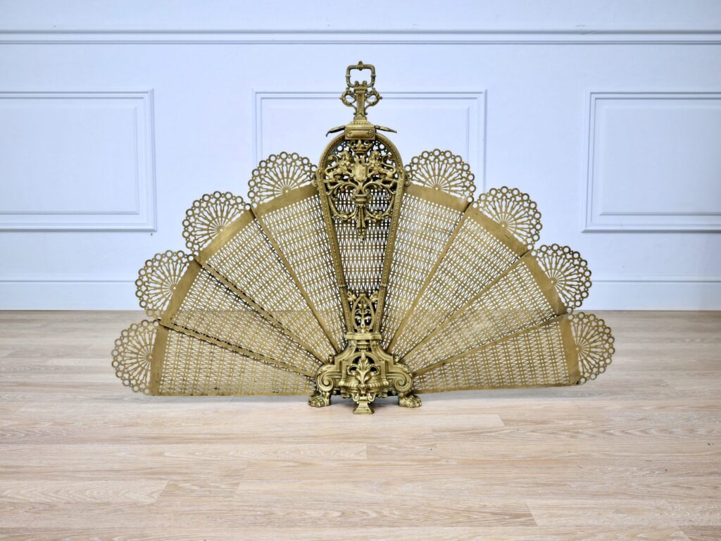 Антикварний камінний екран