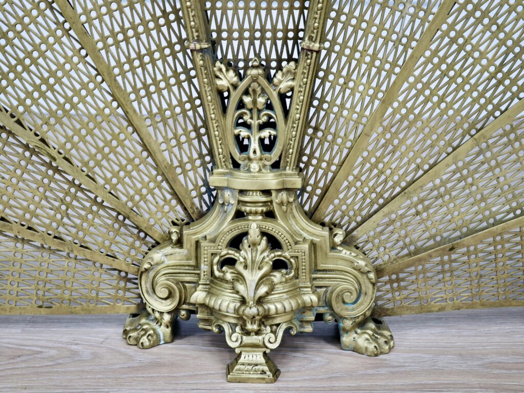 Антикварний камінний екран