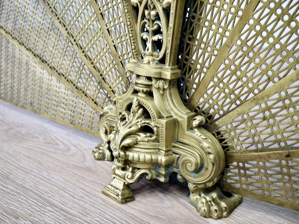 Антикварний камінний екран