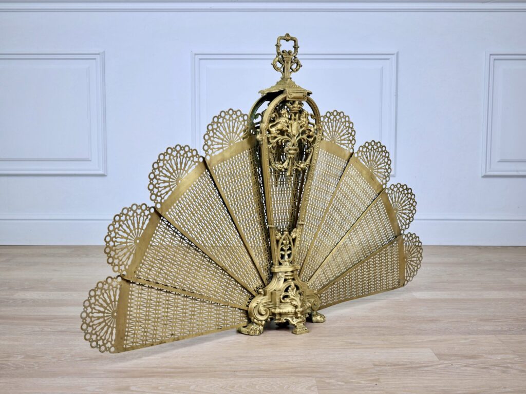 Антикварний камінний екран