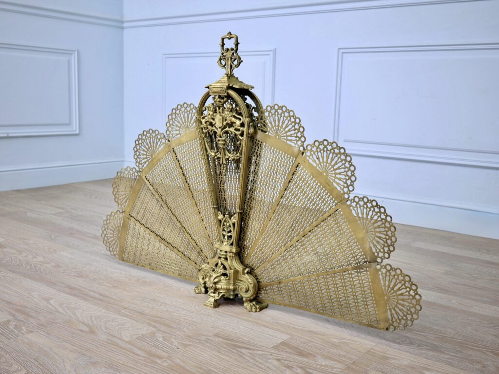 Антикварний камінний екран