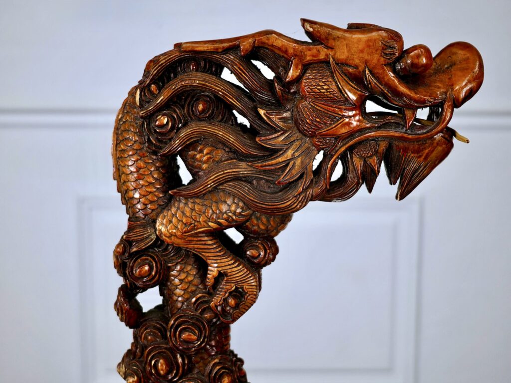 Настільна лампа в східному стилі