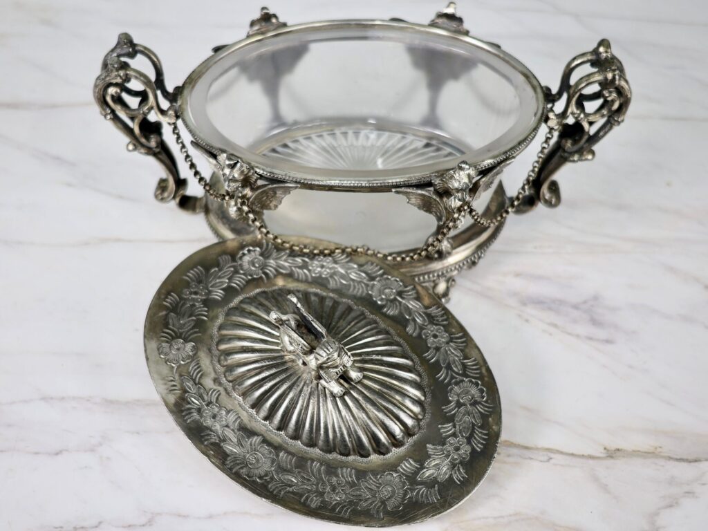 Антикварна посріблена ваза/бонбоньєрка, Armand Frenais
