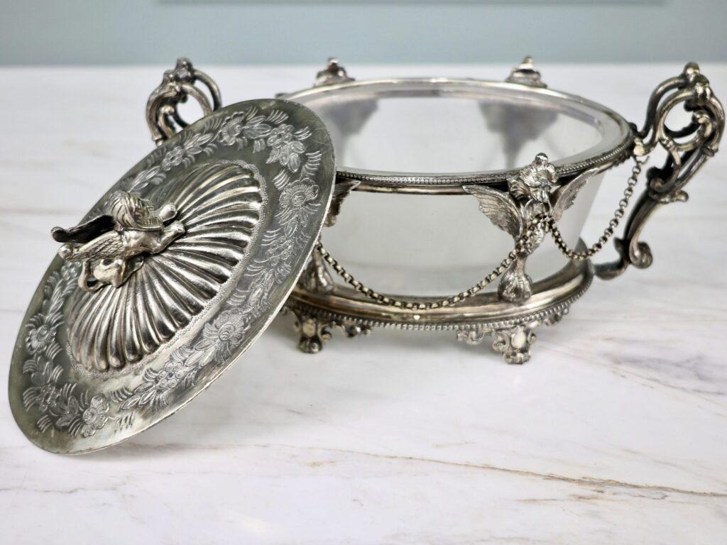 Антикварна посріблена ваза/бонбоньєрка, Armand Frenais