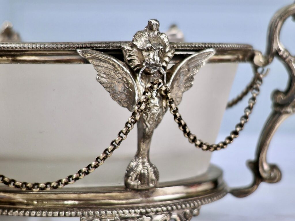 Антикварна посріблена ваза/бонбоньєрка, Armand Frenais