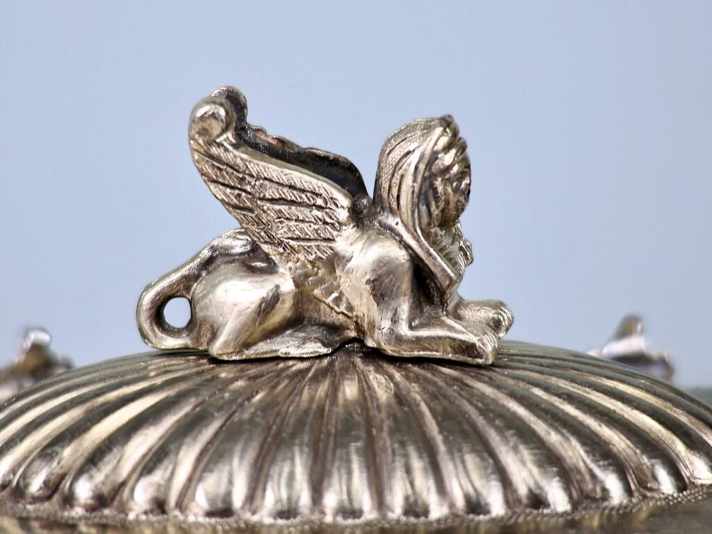 Антикварна посріблена ваза/бонбоньєрка, Armand Frenais