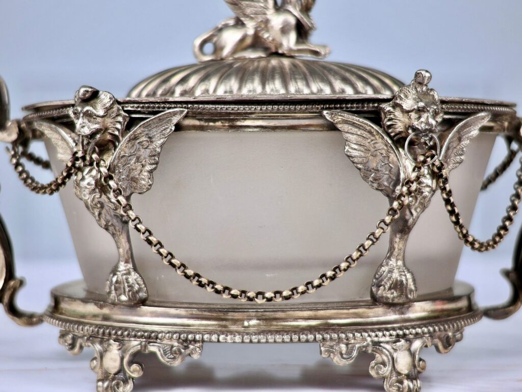 Антикварна посріблена ваза/бонбоньєрка, Armand Frenais