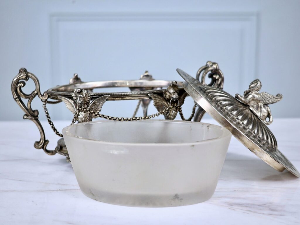 Антикварна посріблена ваза/бонбоньєрка, Armand Frenais