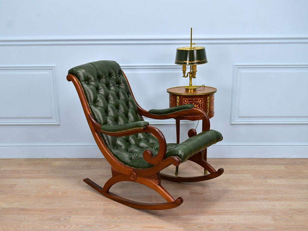 Вінтажне крісло-гойдалка в стилі Chesterfield